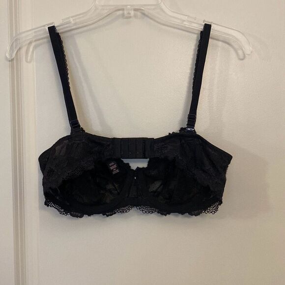 Victoria’s Secret body by Victoria underlined Demi bra, size 36C - Picture 5 of 8